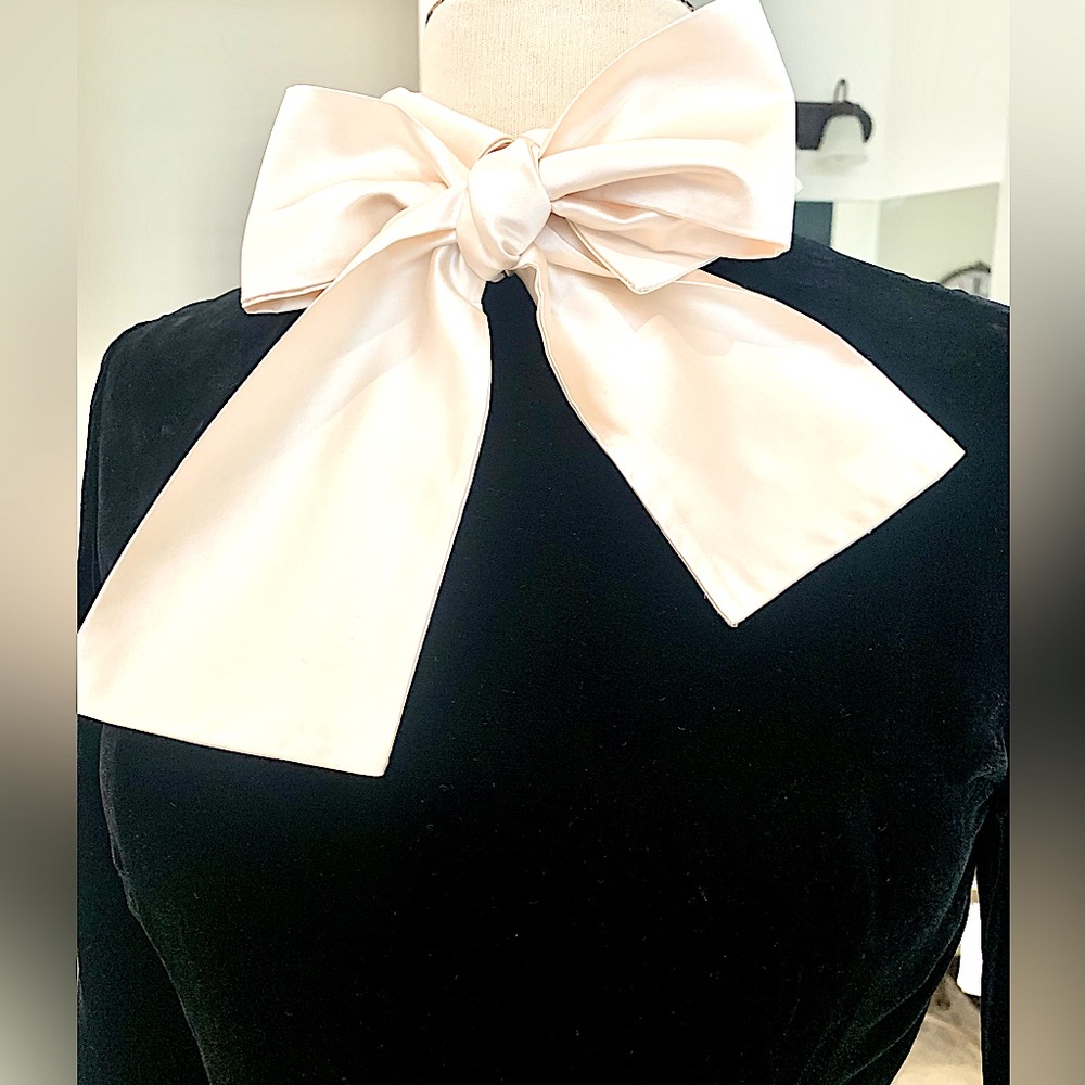 Pierre Balmain Vintage circa 1990. Worn twice for a photo shoot. Velvet / Satin.